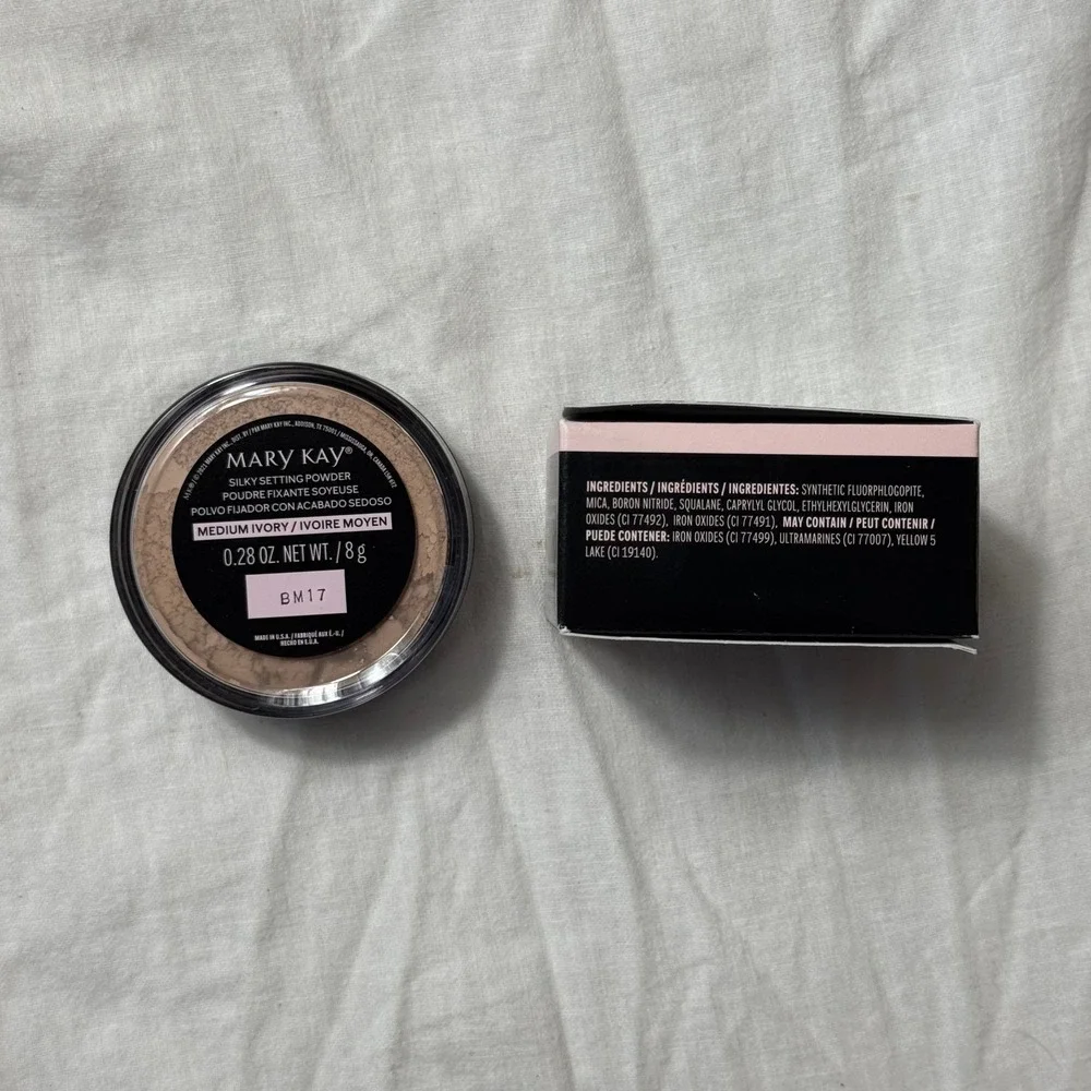Mary Kay Silky Setting Powder Women's 0.28 oz Medium Ivory Matte Makeup 175892